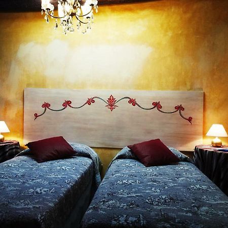 Sotto I Tetti Del Borgo Apartment Spoleto Bagian luar foto