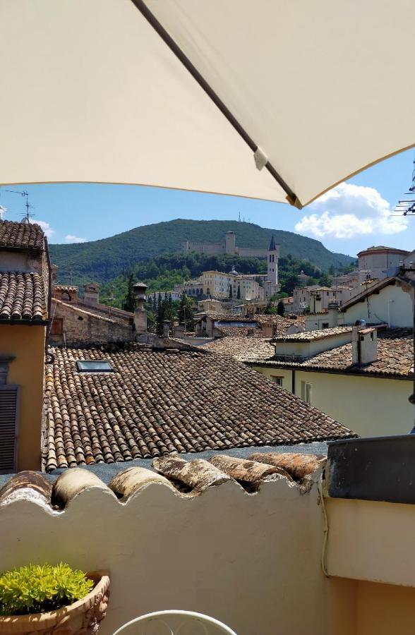 Sotto I Tetti Del Borgo Apartment Spoleto Bagian luar foto