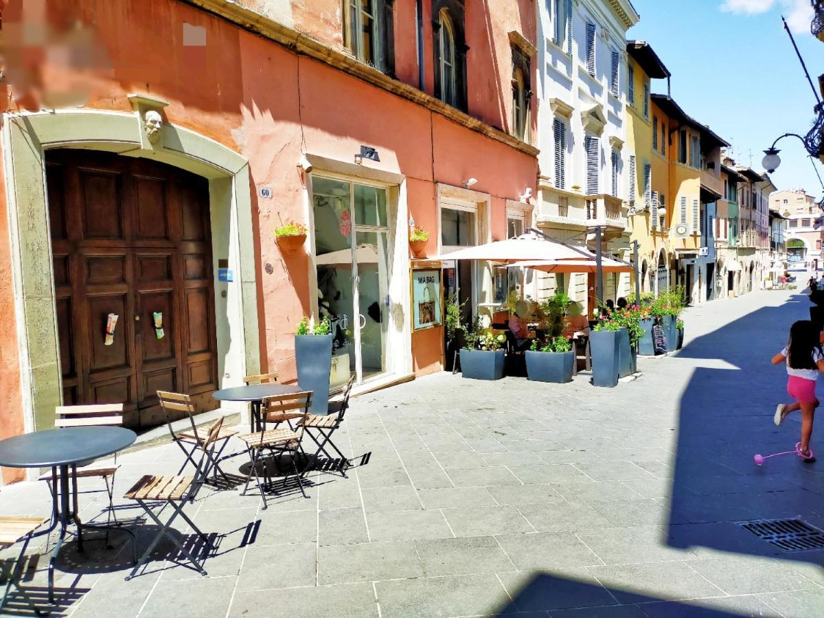 Sotto I Tetti Del Borgo Apartment Spoleto Bagian luar foto