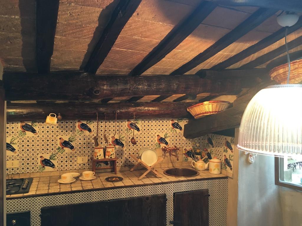 Sotto I Tetti Del Borgo Apartment Spoleto Bagian luar foto