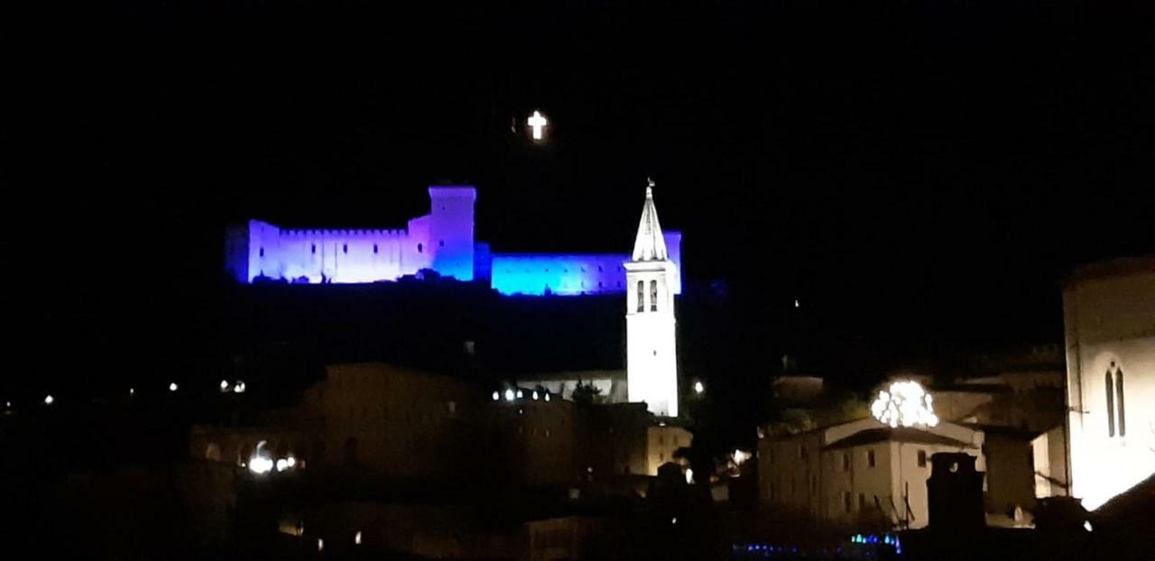 Sotto I Tetti Del Borgo Apartment Spoleto Bagian luar foto