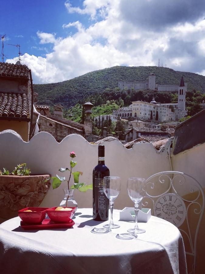 Sotto I Tetti Del Borgo Apartment Spoleto Bagian luar foto