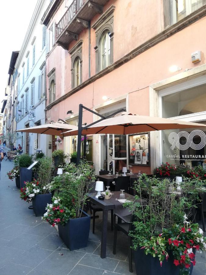 Sotto I Tetti Del Borgo Apartment Spoleto Bagian luar foto
